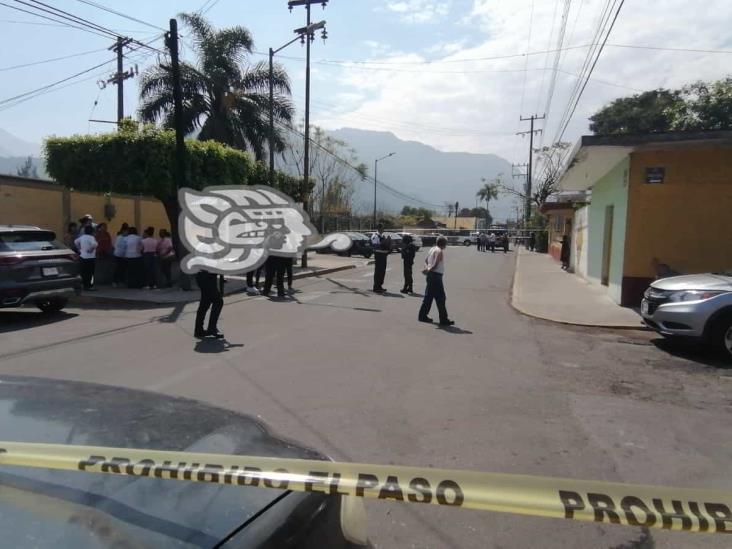 Desconocidos atacan y asesinan a profesora en calles de Orizaba (+Video)