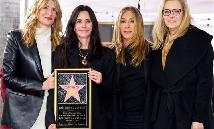 ¡Sorprendente reencuentro! Courteney Cox recibe su estrella en Hollywood