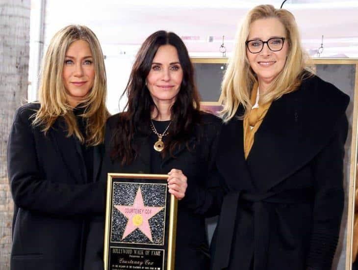 ¡Sorprendente reencuentro! Courteney Cox recibe su estrella en Hollywood