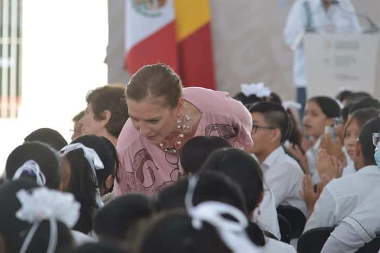 Beatriz Gutiérrez Müller encabeza Fandango por la Lectura desde Veracruz  (+ Video)