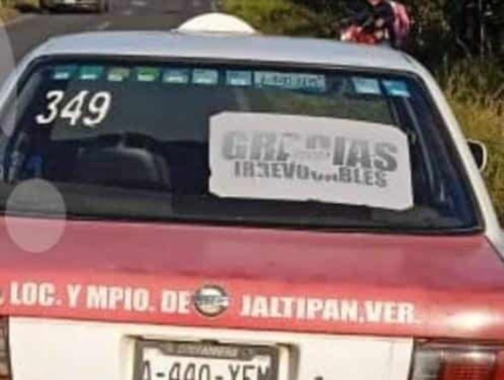 Aparece taxi de Jáltipan abandonado en Chinameca