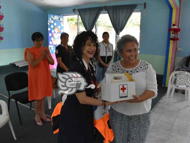 Cruz Roja Orizaba entrega botiquines a jardines de niños