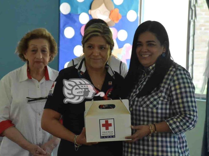 Cruz Roja Orizaba entrega botiquines a jardines de niños