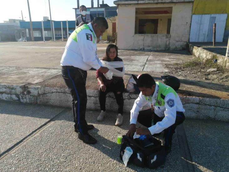 Derrapa joven motociclista tras ser impactada en Malecón del sur de Veracruz