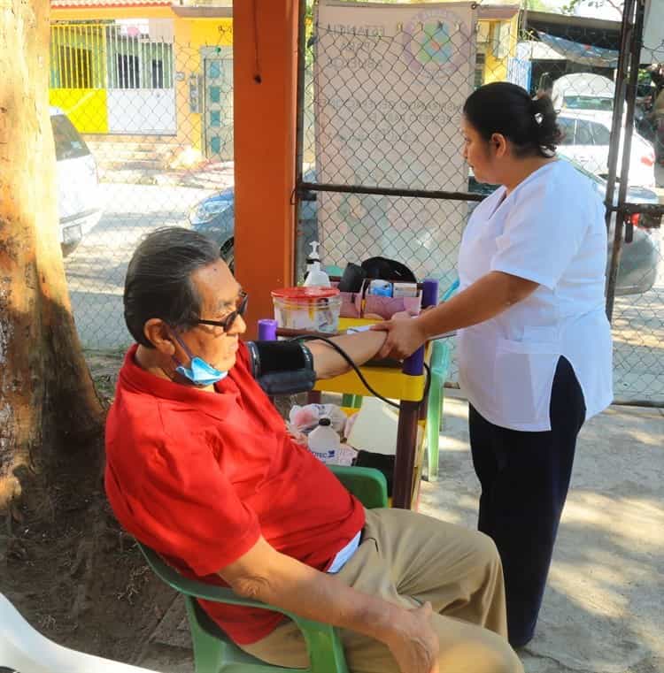 En asilos y estancias, les dan ánimos a abuelitos para seguir disfrutando vivir (+Video)