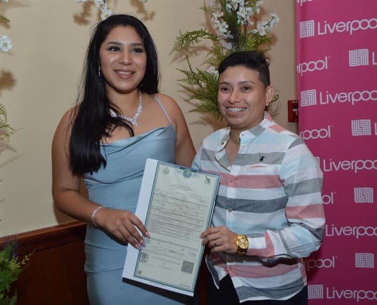 Se unen 200 parejas en bodas colectivas de Boca del Río