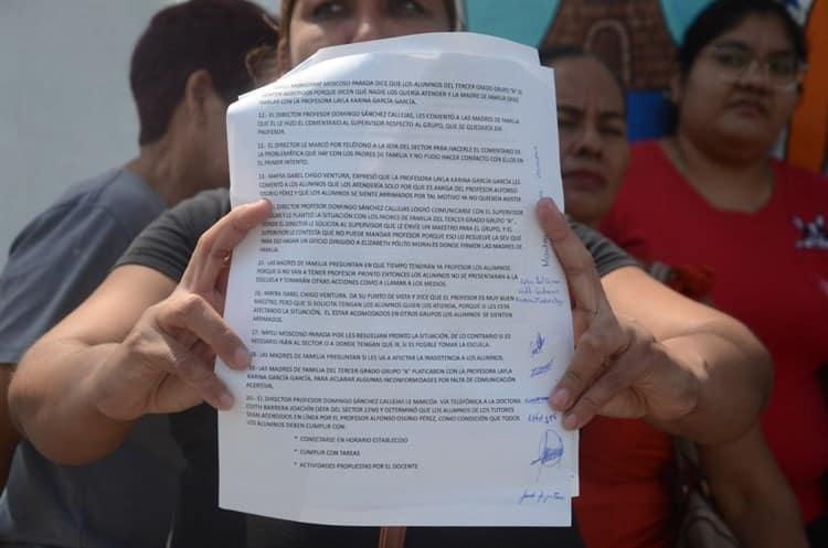 Telesecundaria Flores Magón lleva una semana sin clases, exigen maestros