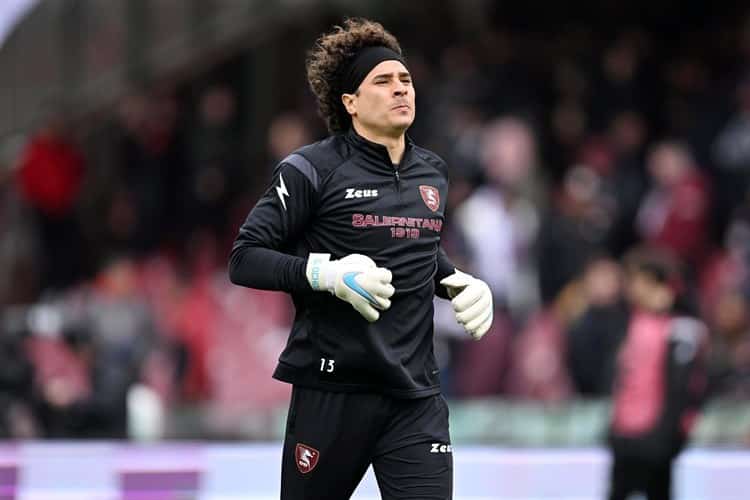 Ochoa va de nuevo como titular con el Salernitana