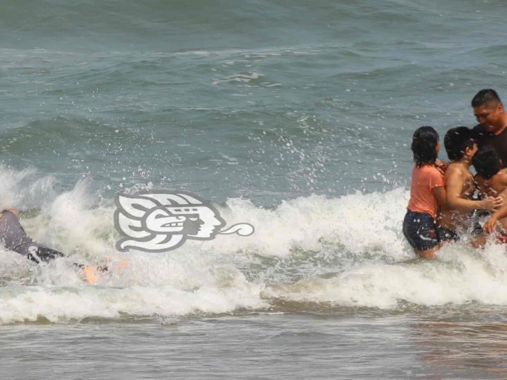 Así disfrutan Día de la Familia en playas de Coatzacoalcos