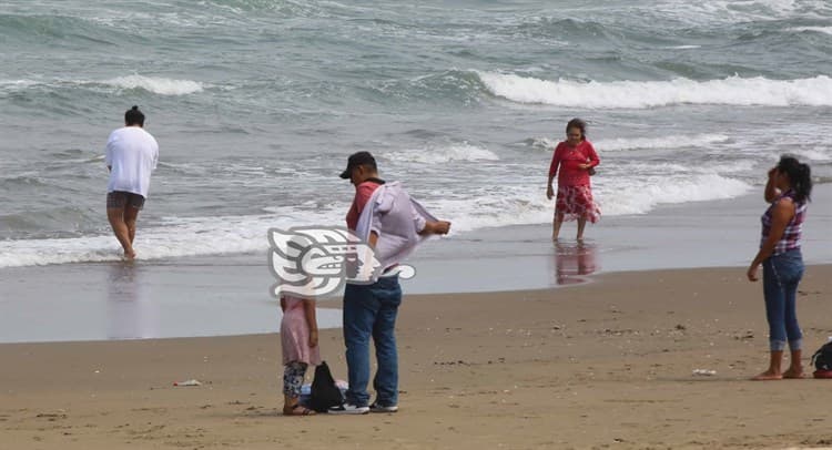 Así disfrutan Día de la Familia en playas de Coatzacoalcos