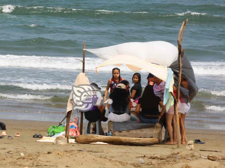 Así disfrutan Día de la Familia en playas de Coatzacoalcos