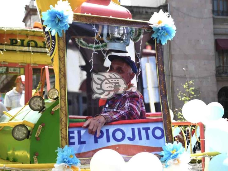 Rinden homenaje póstumo a Carlos, creador de“El piojito” en Xalapa