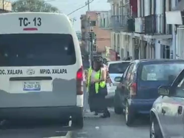 Piden regular lugares de estacionamiento en Xalapa