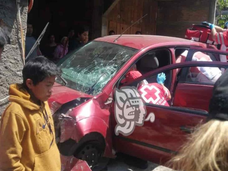 Auto se queda sin frenos en El Campanario de Nogales y mata a adulto mayor