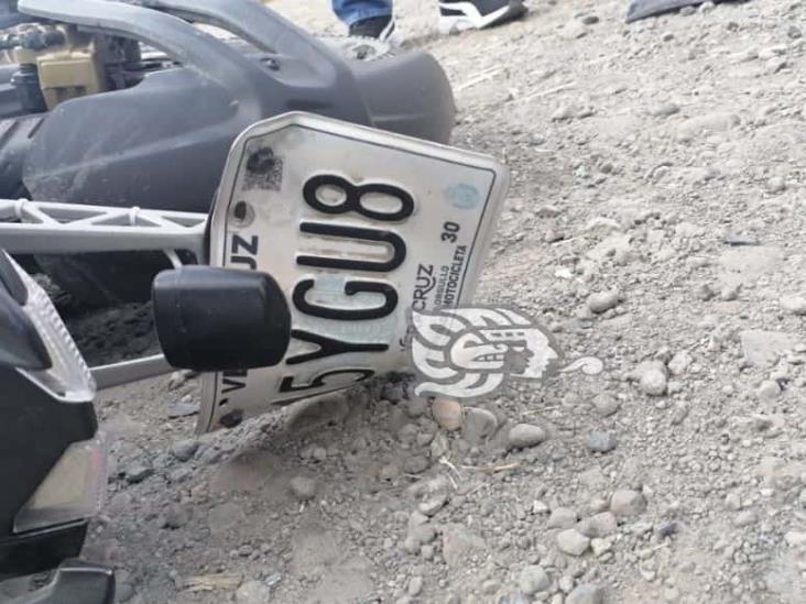 Pareja se accidenta con vehículo en Copalillo, Cuitláhuac