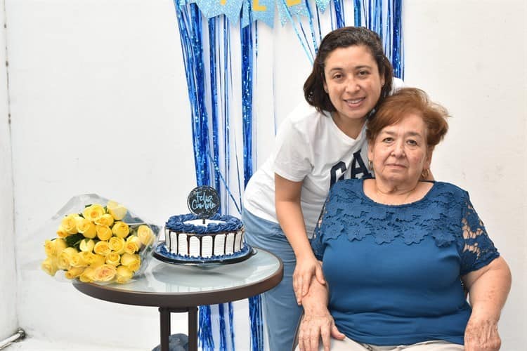 Yanura Acosta Palacios cumple 72 años de vida