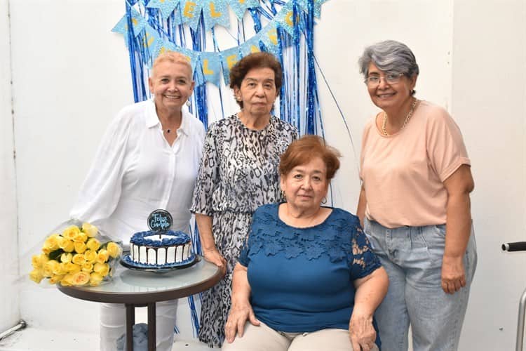 Yanura Acosta Palacios cumple 72 años de vida