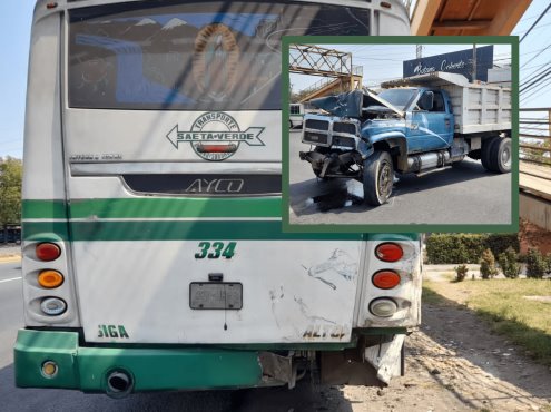Camión se impacta contra autobús en la carretera Veracruz – Xalapa