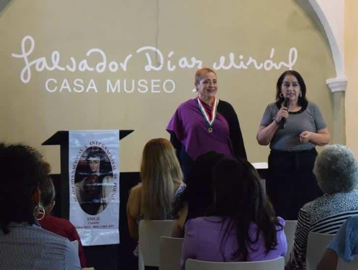 Autoras locales encabezan Mujer con color de poesía II en Casa Museo Salvador Díaz Mirón