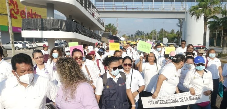 Al ritmo de batucada conmemoran Día de la Mujer en el sur de Veracruz (+Vídeo)