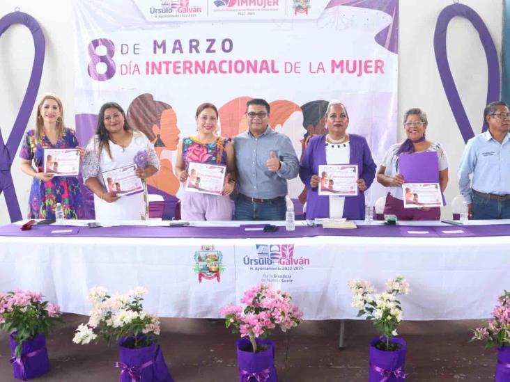 8M: Entregan reconocimientos a mujeres destacadas de Úrsulo Galván
