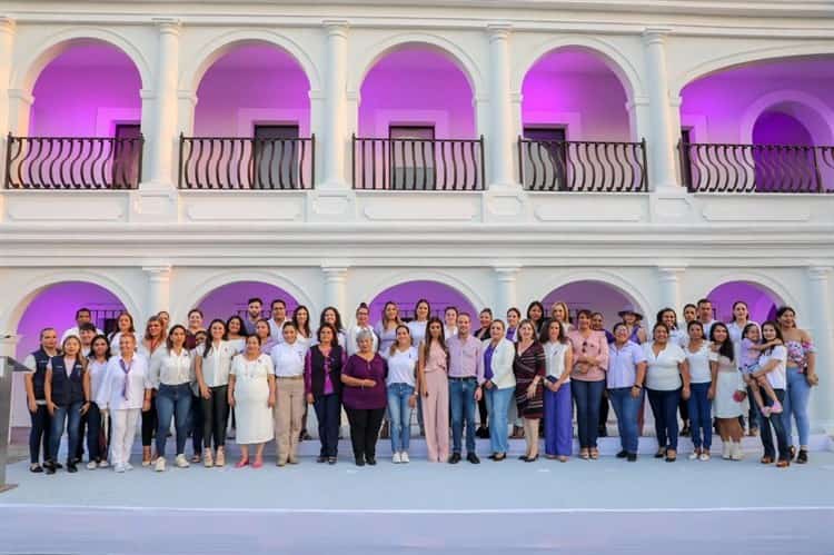 Iluminan de morado el Ayuntamiento de Boca del Río; conmemoran Día de la Mujer