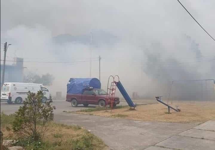 Incendio de pastizal en Río Blanco genera movilización de cuerpos de emergencia y rescate