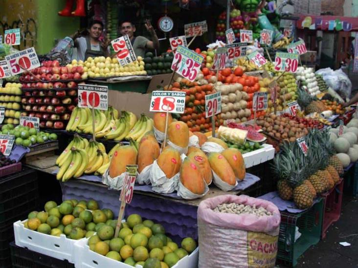 La inflación se coloca en 6.24 por ciento, van 15 meses a la baja