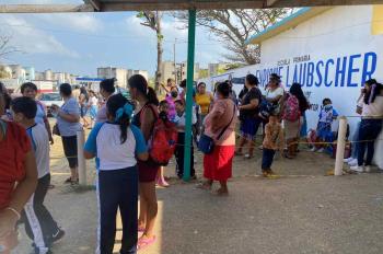 Madres de familia provocan campal en primaria del sur de Veracruz