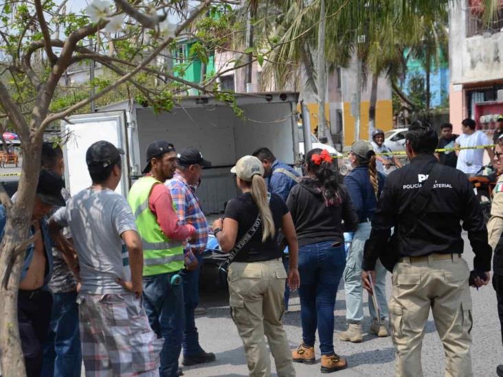 Muere marino atropellado tras riña con camioneros en Chivería (en vivo)