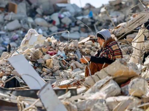 Suman casi 48 mil muertos por terremotos en Turquía