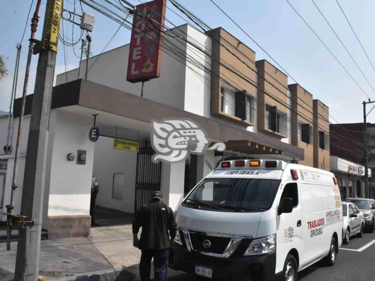 Mujer cae de segundo piso de un hotel en Orizaba y pierde la vida