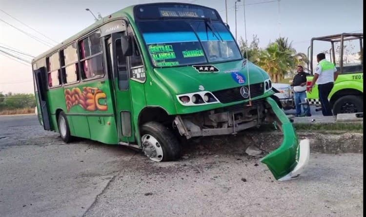 Cinco lesionados por choque de urbano en Coatzacoalcos