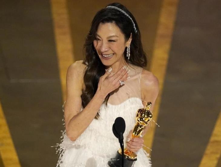 ¡Estamos haciendo historia!: Michelle Yeoh agradece premio a Mejor Actriz de los 95 Premios Óscar