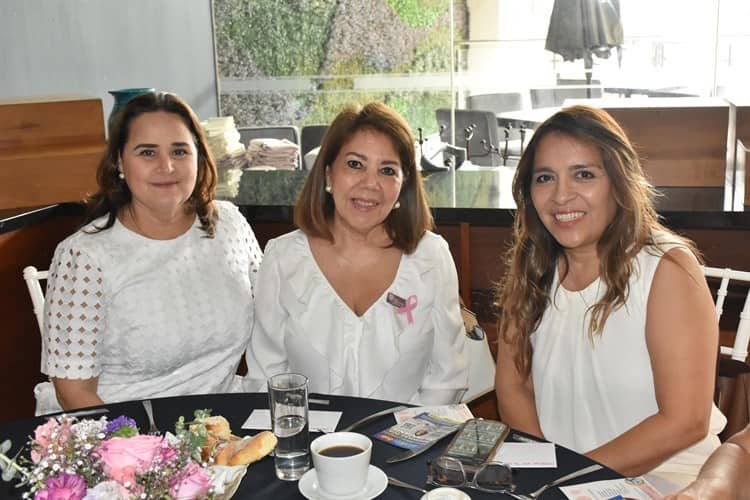 Realizan Desayuno de la Mujer a beneficio de Grupo Reto Veracruz