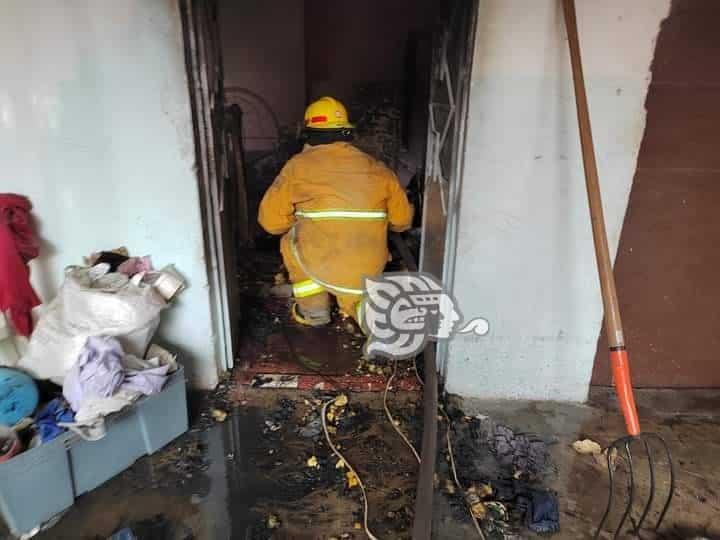 Incendios devastan domicilios en Nogales y Río Blanco