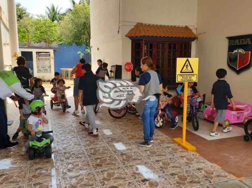 Mantiene Tránsito del Estado pláticas de vialidad en escuelas de Acayucan