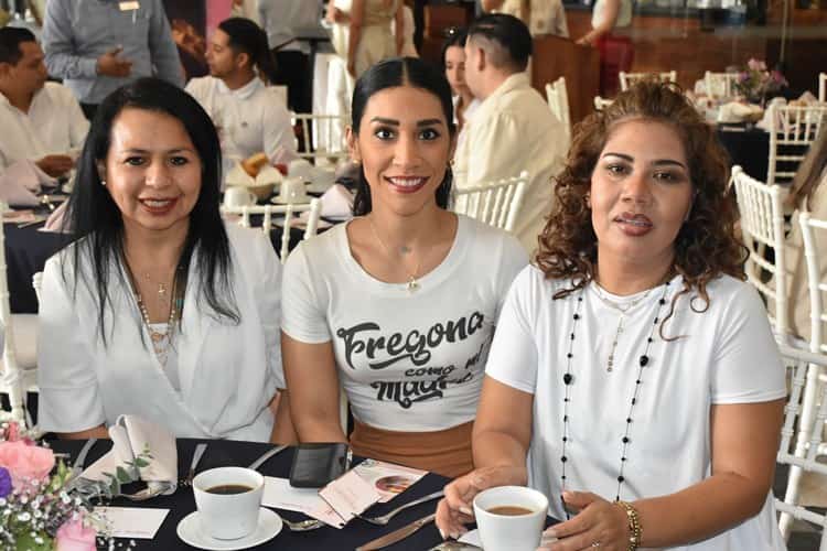 Realizan Desayuno de la Mujer a beneficio de Grupo Reto Veracruz