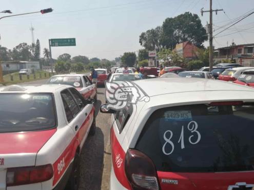Urgen renovar taxis con 10 o más años de uso en Veracruz, algunos casi son chatarras