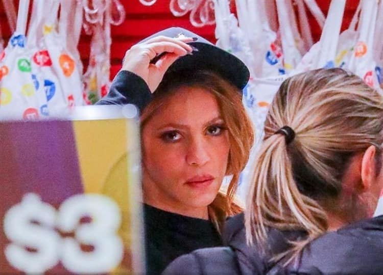 Captan a Shakira llorando dentro de una tienda en Estados Unidos