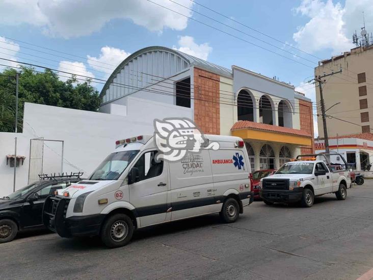 Trabajador sufre caída en construcción de supervisión escolar en Acayucan (+Video)