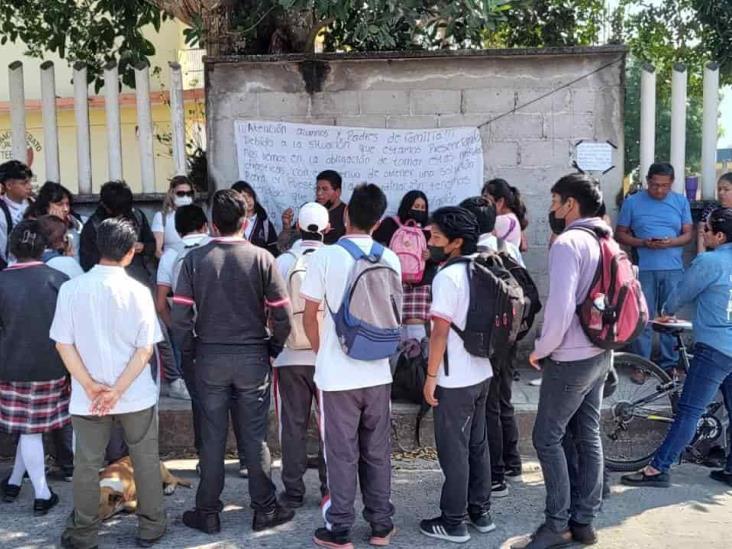 Sigue conflicto en el Teba de Jalapilla, algunos docentes no respetaron acuerdos