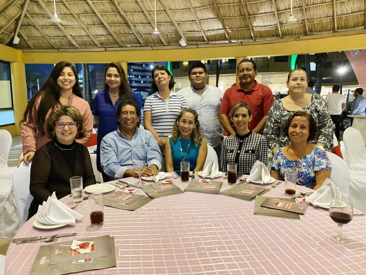 Colegio de Arquitectos de Veracruz celebra a las damas en el Día de la Mujer