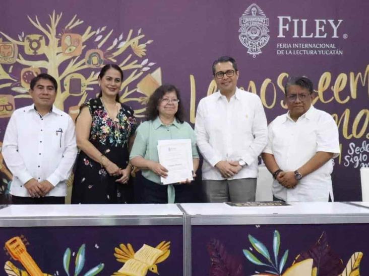 Otorgan a Virginia Bautista Premio Nacional de Periodismo Cultural FILEY 2023