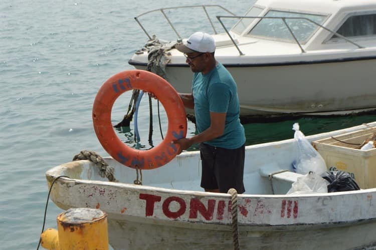 Don Fernando, sobrevivió tres días en alta mar y volvió a su oficio, la pesca en Veracruz