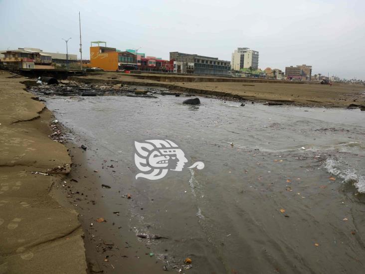 Lluvias destapan canales de desagüe en Coatzacoalcos