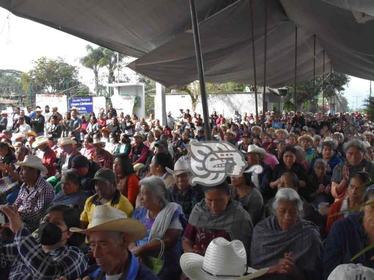 Culpa del alcalde de Orizaba, largas filas en banco del Bienestar