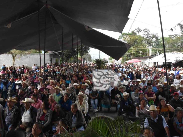 Culpa del alcalde de Orizaba, largas filas en banco del Bienestar
