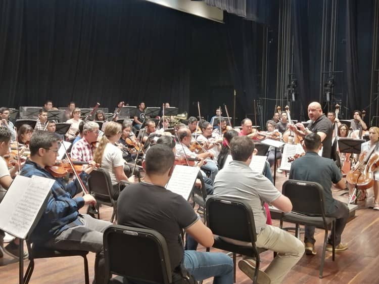 Roberto Beltrán-Zavala dirigirá a la Orquesta Filarmónica de Boca del Río este viernes en Teatro Clavijero