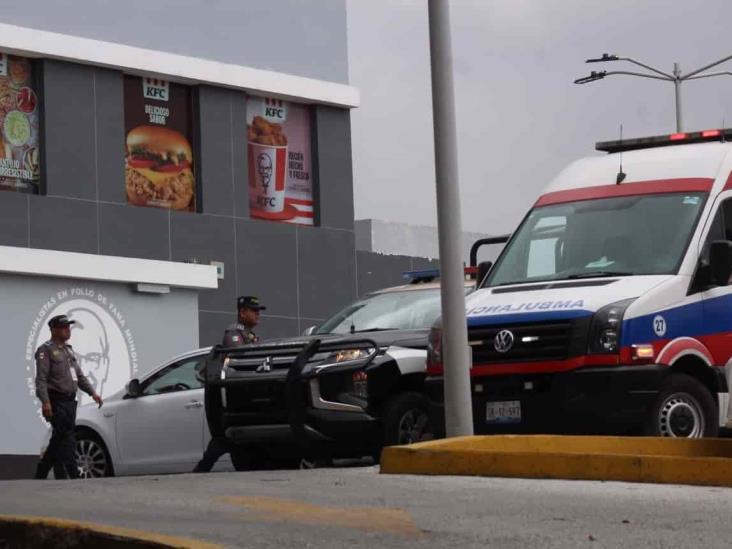 Policía del  IPAX se le escapa disparo en un restaurante de Xalapa